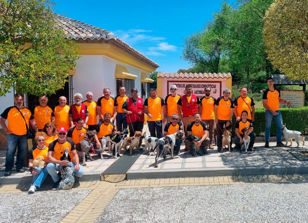 Deporte y cultura se dan la mano en una formación sobre adiestramiento de perros de muestra para Cetrería