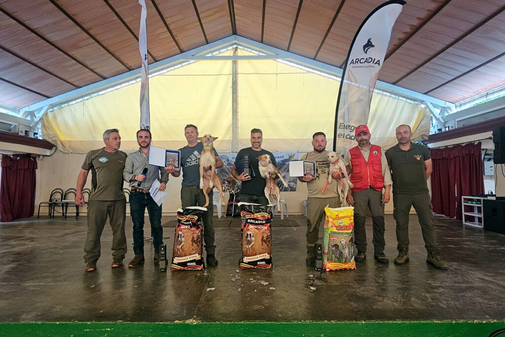 Fuensanta de Martos puso a prueba a podencos y manetos en su prueba de trabajo en campo
