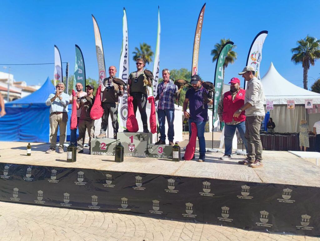 Antonio Lora y Raúl Aires se imponen en la 1ª Puntuable del Campeonato Andaluz de Cetrería de Señuelo Mecánico 2026