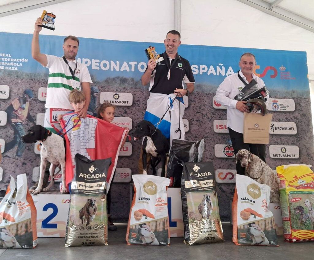 Juan Antonio Moreno se trae a Andalucía el Subcampeonato de España de San Huberto en Perros de Muestra